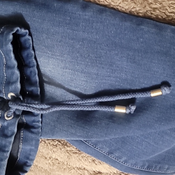 NYDJ cropped jeans with ties at hem - 14 - Picture 5 of 5